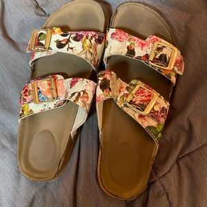 Floral sandals!